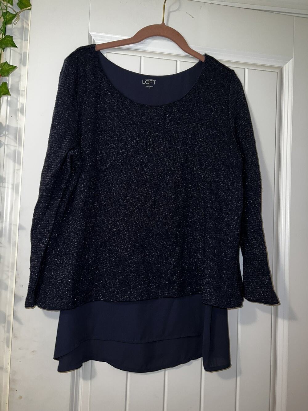 Ann Taylor LOFT navy blue/ metallic 3/4 sleeve layerable classy blouse unique MD
